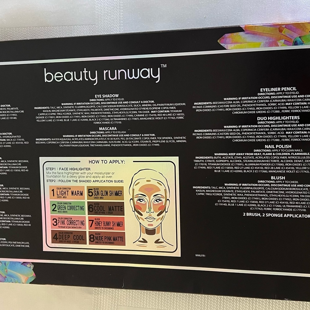 Cosmetic Set - Picture 2 of 2
